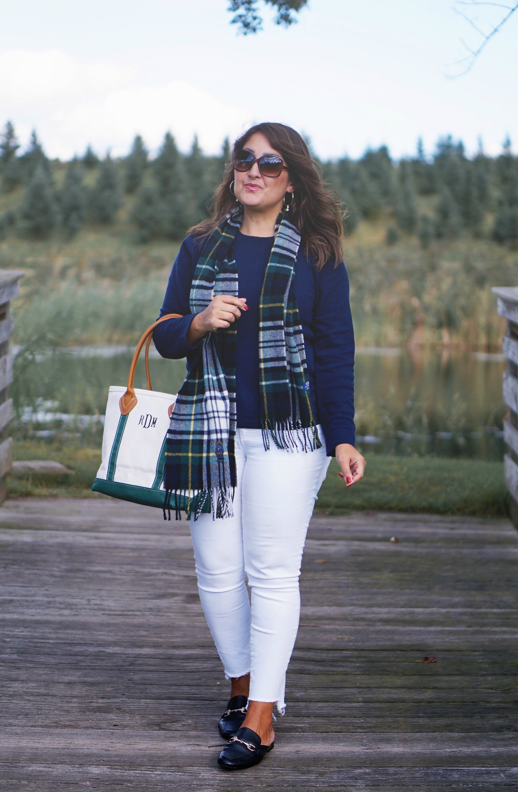 Fall preppy outfit.