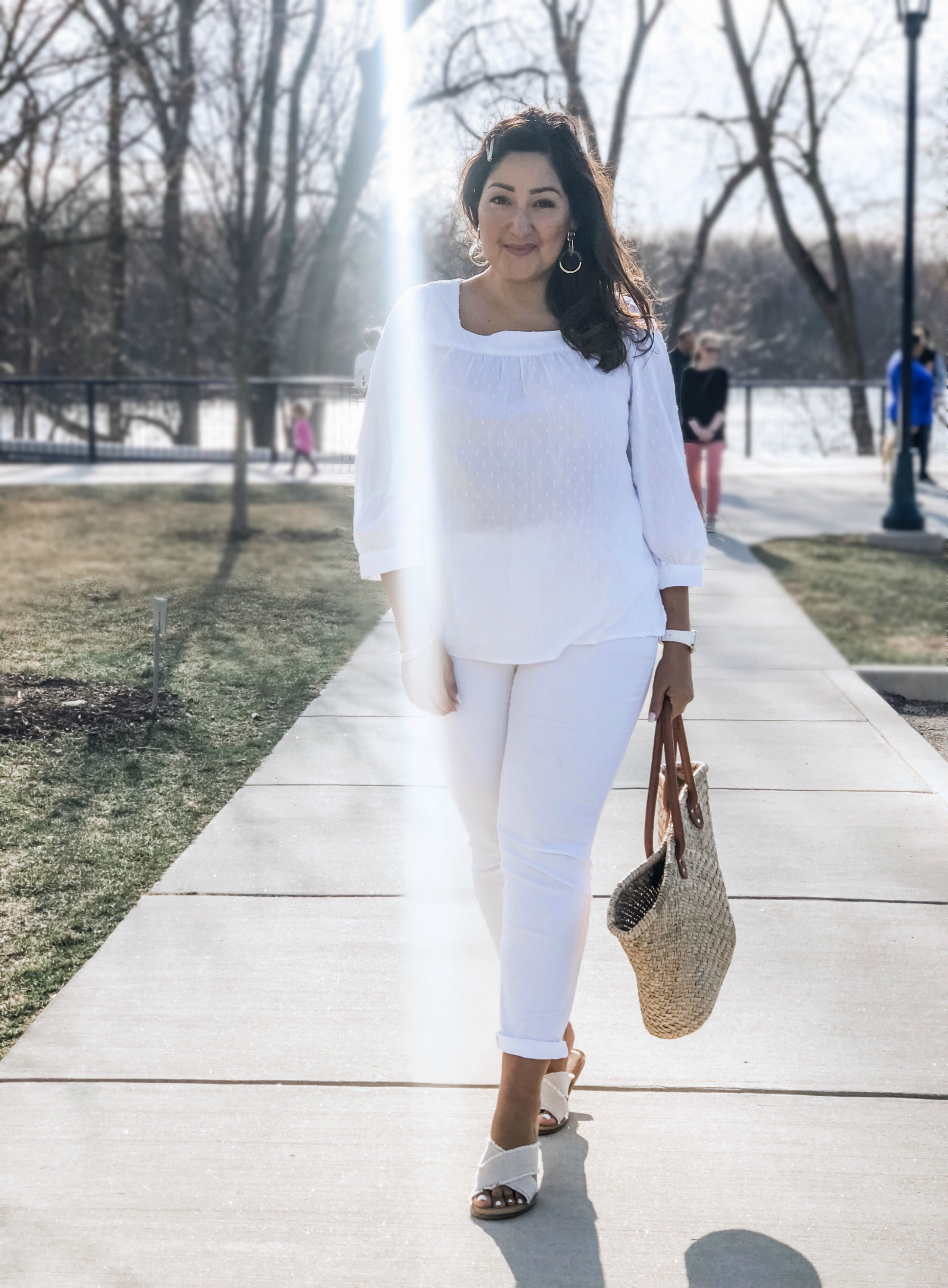Early spring all white casual outfit. 