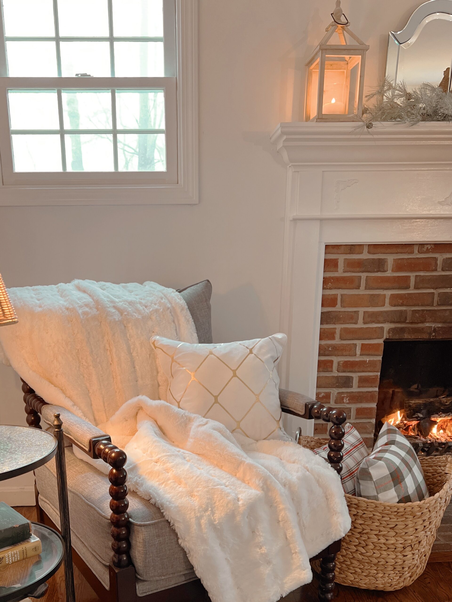 Fireplace blanket outlet basket